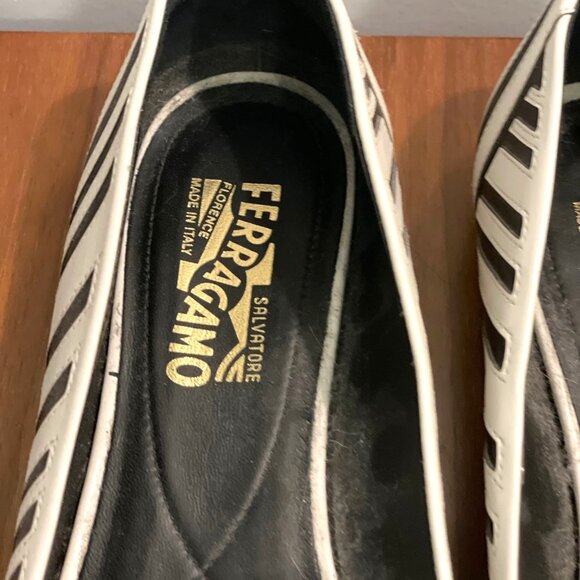 Salvatore Ferragamo Black & White Striped Ballet Flats 9-1/2 - Picture 2 of 6
